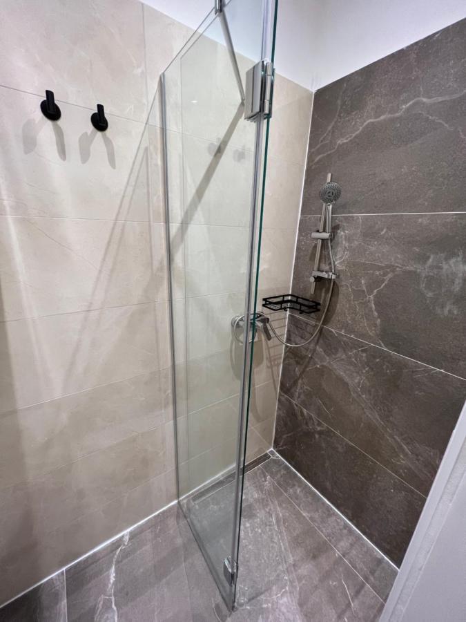Apartment Near Metro & Netflix Wien Eksteriør bilde