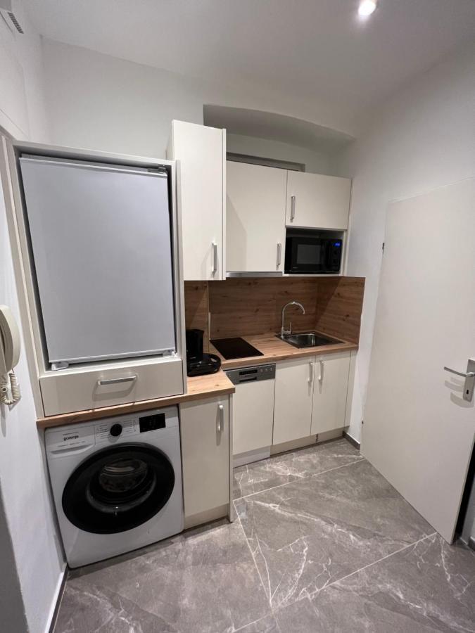 Apartment Near Metro & Netflix Wien Eksteriør bilde