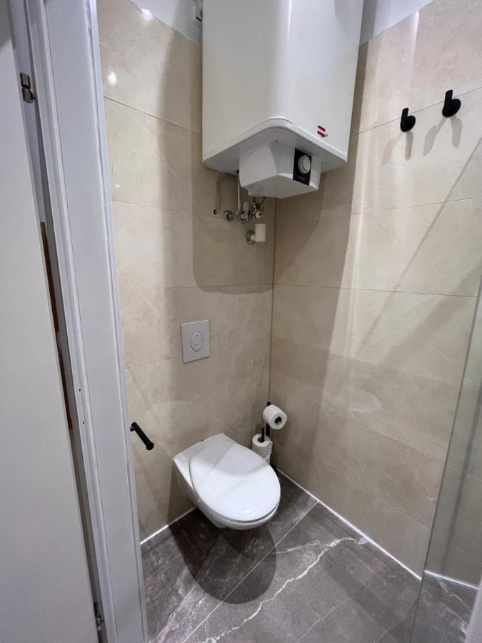 Apartment Near Metro & Netflix Wien Eksteriør bilde