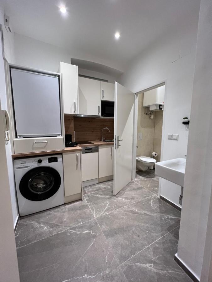Apartment Near Metro & Netflix Wien Eksteriør bilde