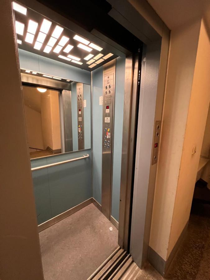 Apartment Near Metro & Netflix Wien Eksteriør bilde